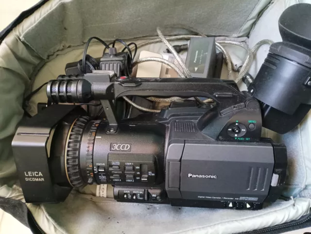 Videocámara profesional Panasonic AG-DVX100B