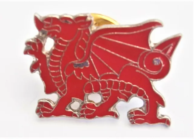 E894) Wales Welsh Red Dragon emblem souvenir enamel lapel badge pin