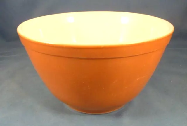 MIXING BOWL! - VINTAGE PYREX Brown 1-1/2 pint - 5-1/2" diameter