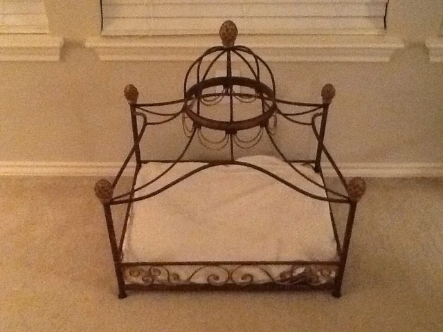 NEW Neiman Marcus fancy dome canopy dog cat pet bed*******HOUSTON TX BUYER ONLY NEW Neiman Marcus fancy dome canopy dog cat pet bed*******HOUSTON TX BUYER ONLY