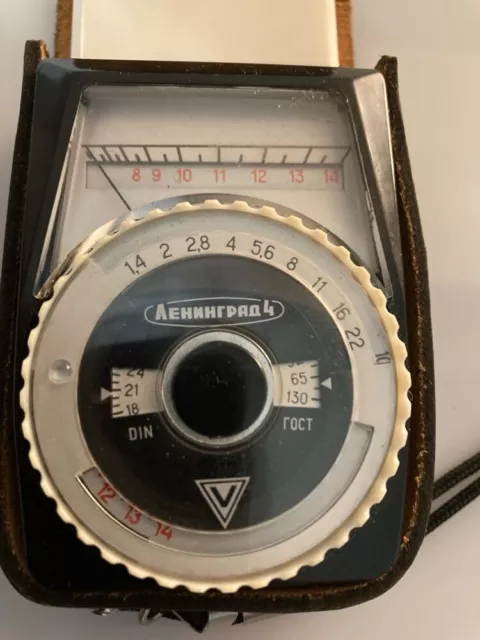 Vintage Russian Leningrad 4 Light Meter in Leather case