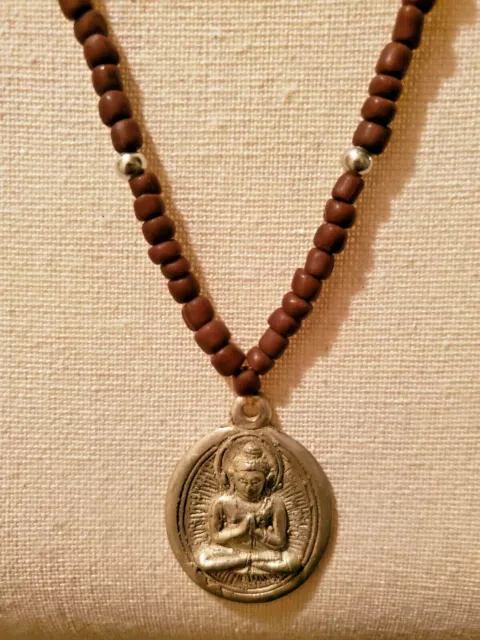 Collier perles en verre marron fait main étain pendentif Bouddha