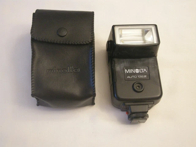 Minolta Auto 132X Shoe Mount Flash with case