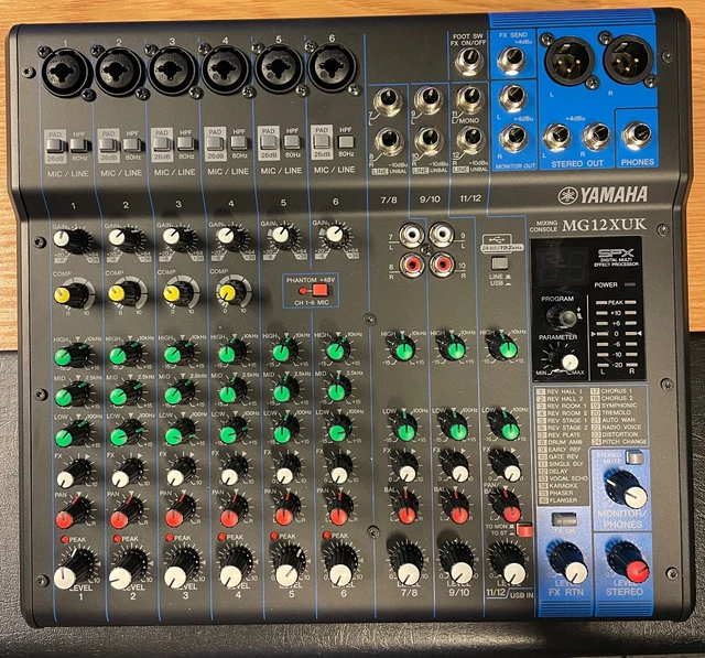 console de mixage Yamaha MG12XUK