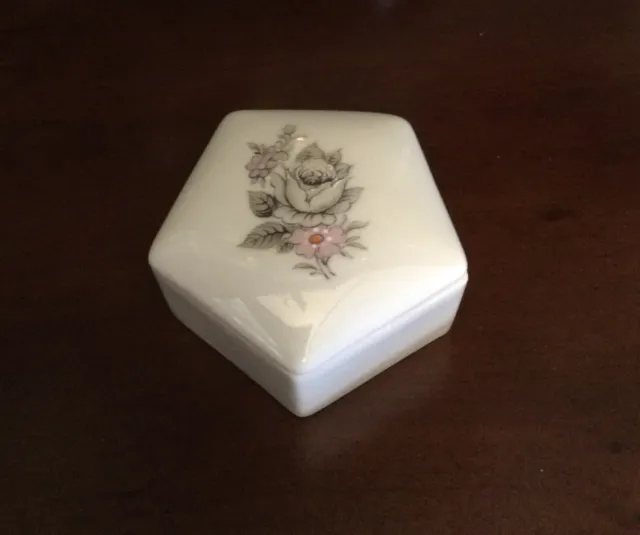 VTG KAISER West Germany Porcelain Decorative Pill Trinket Boxes Set Of 3