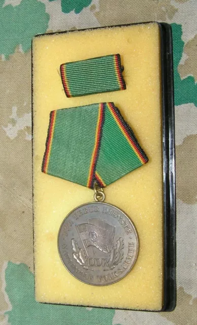 DDR KVP  NVA MfS Medaille für Treue Dienste Bronze alt
