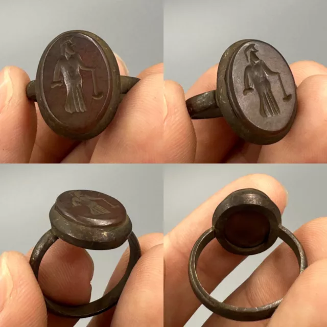 Museum quality ancient Roman rare bronze intaglio of king ring