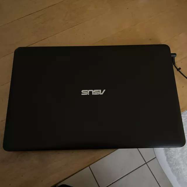 ASUS Laptop F751M Voll Funktionstüchtig