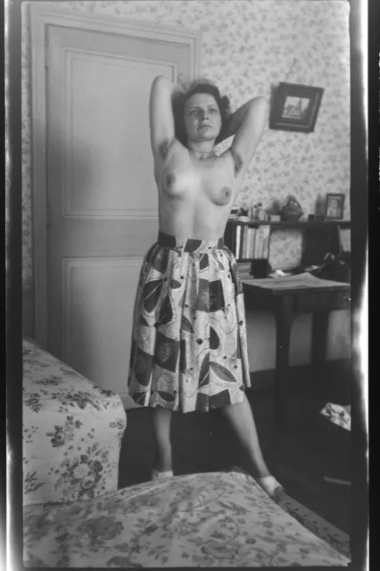 Tirage photo argentique noir et blanc érotique nu amateur de femme nue 20X30cm