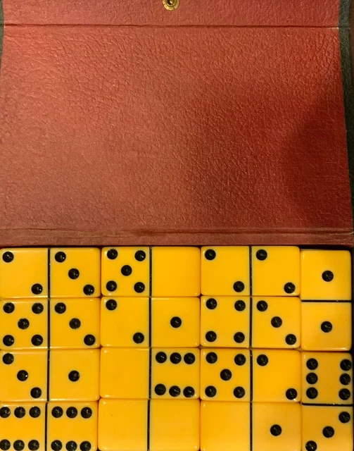  VINTAGE BUTTERSCOTCH CATALIN BAKELITE DOMINOES - 28 in HARD CASE