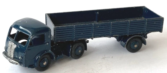 Dinky Toys - 1:43 - Tracteur Panhard semi-remorque bâché