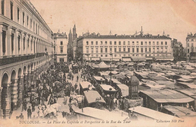 Cpa Haute Garonne 31 La Place Du Capitole Et Perspective Rue De La Tour