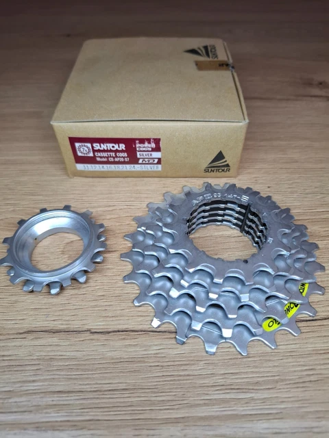 Pièces de vélo rétro neuves dans leur boîte NOS Suntour