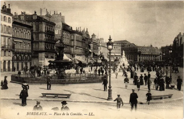 CPA Gironde BORDEAUX Place de la Comédie (982548)