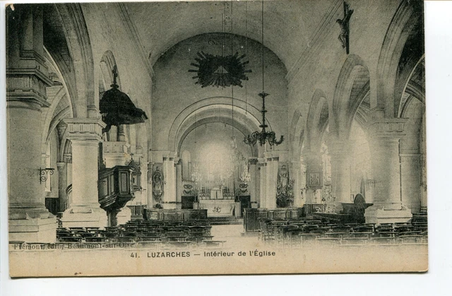 Luzarches - Intérieur de l'église - Chaire, autel
