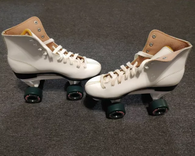 Leather Roller Derby Roller Star Freestyle 8 Quad Skates White RARE Green Wheels