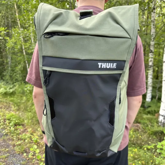 Thule Paramount Commuter backpack 18L Olivine rucksack for laptop and traveling