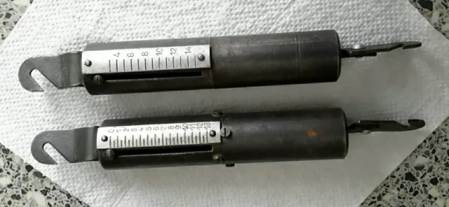 Alte Federwaage Zugwaage Taschenwaage, 2 Stück, bis 14kg