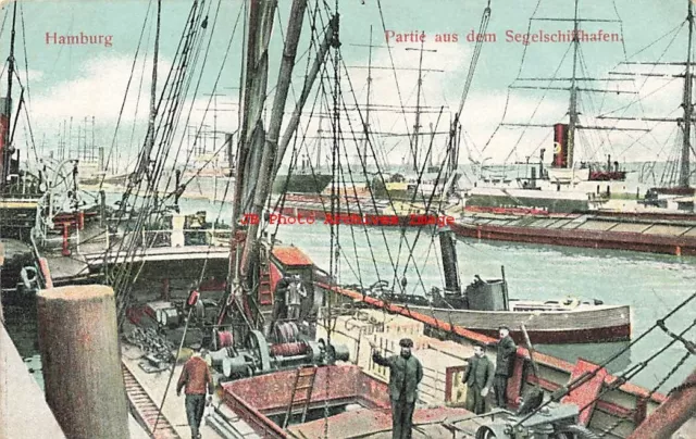 Germany, Hamburg, Partie aus dem Segelschiffhafen, Ships at Port