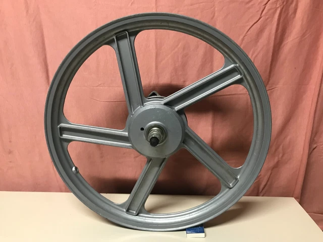 GRIMECA cerchio ant. 5 RAZZE AVIO 1.35 x 16 - NOS RARE Piaggio Ciao Si Bravo GRIMECA cerchio ant. 5 RAZZE AVIO 1.35 x 16 - NOS RARE Piaggio Ciao Si Bravo