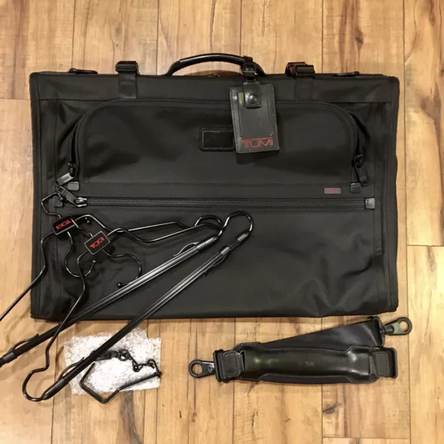 TUMI Alpha Tri-Fold Carry-On Travel Garment Bag - Black 22133DH New Without Tags