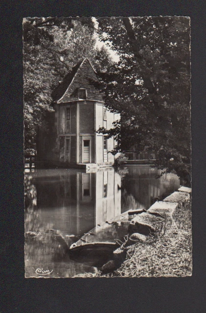 DONZY (58) MOULIN à EAU , LE COMMANDEUR en 1960