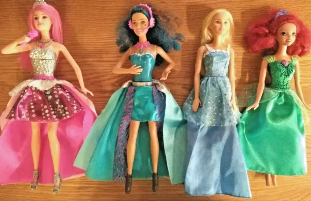 4 x Mattel Barbie Fashion Dolls ~ 2 Dolls Sing & Have Shoes & Revolving Skirts