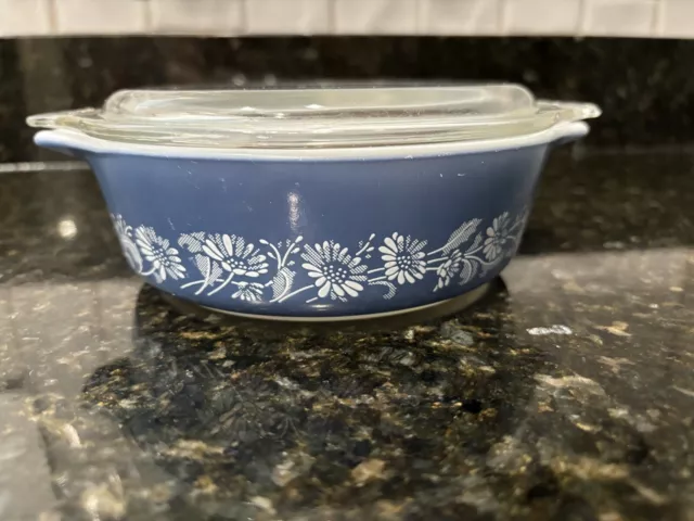 Vintage Pyrex Colonial Mist Small Casserole Dish With Lid. Condition Used