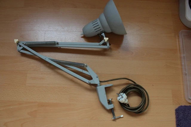 Alte Scherenleuchte Schreibtischlampe grau Alte Scherenleuchte Schreibtischlampe grau