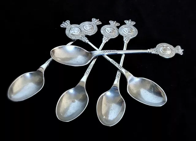 Walker & Hall Five George V Sterling Silver Rifle Spoons