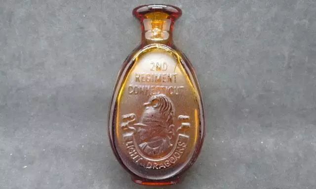 SAR 1981 Sons of the American Revolution 2nd Rgt Connecticut Amber Glass Flask