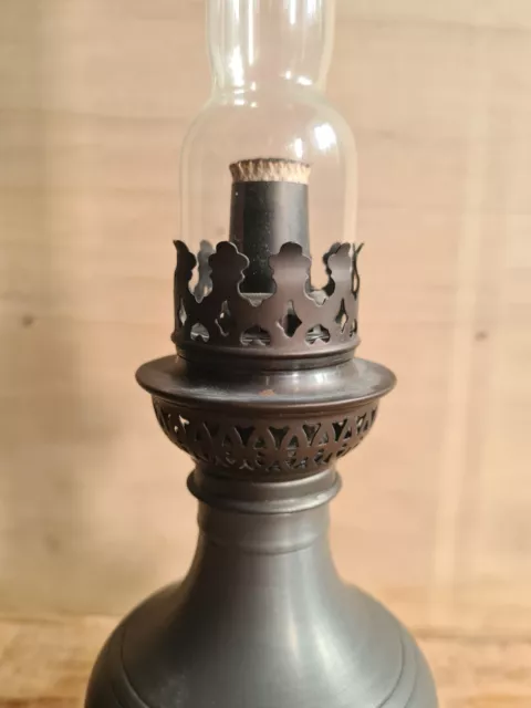 Ancienne lampe à pétrole en étain - Etain dauphinois France 3