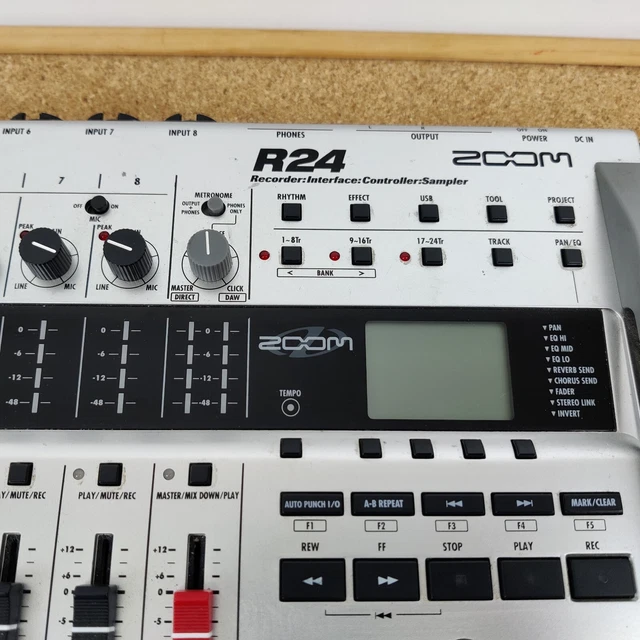 ZOOM R24 PORTABLE Multitrack Recorder Controller Sampler Interface
