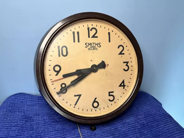 BRITISH 1950s SMITHS Midcentury Vintage Industrial Factory Bakelite Wall Clock