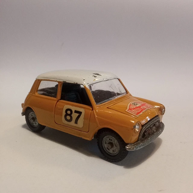 ミニカー MEBETOYS A-61 MINI MINOR INNOCENTI MONTE MEBETOYS ITALY A-61 Mini Minor Innocenti with Skis green