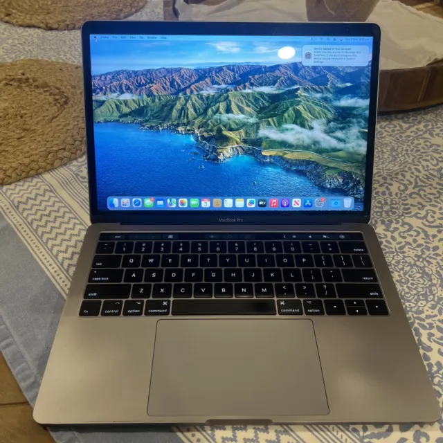 Macbook Pro 13 inch 2017: Read Description