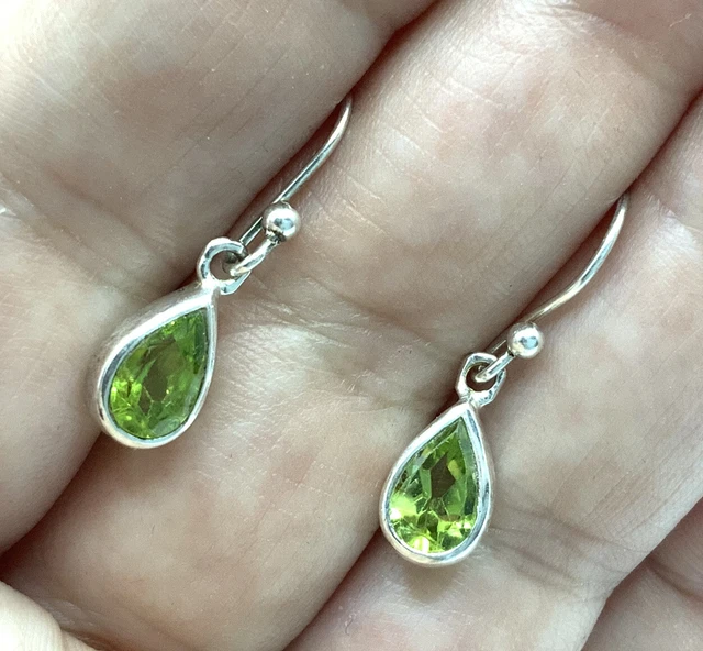 Estate 925 Sterling Silver Peridot Teardrop Small Drop Hook Earrings