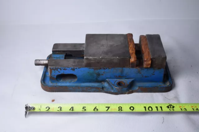 Used Kurt Anglock 4" X 4" Milling Machine Vise D-40 ~No Handle Included~ Used Kurt Anglock 4" X 4" Milling Machine Vise D-40 ~No Handle Included~