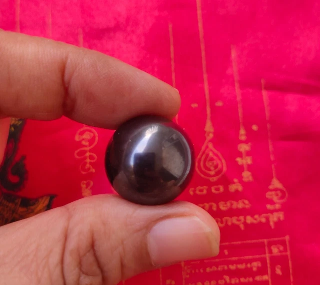 Small Leklai Magnetic Hematite Thai amulet relieve illness Prevent black magic
