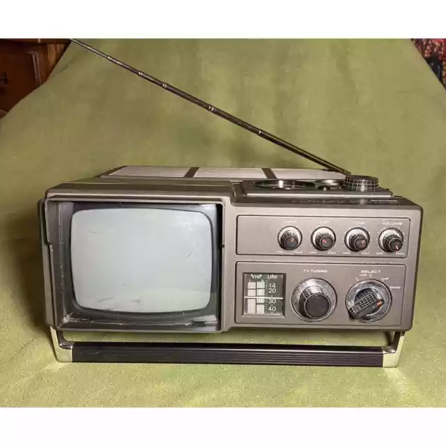 Rare Vintage BOHSEI Portable 5 inch Television AM/FM Radio TR-005 Parts Only