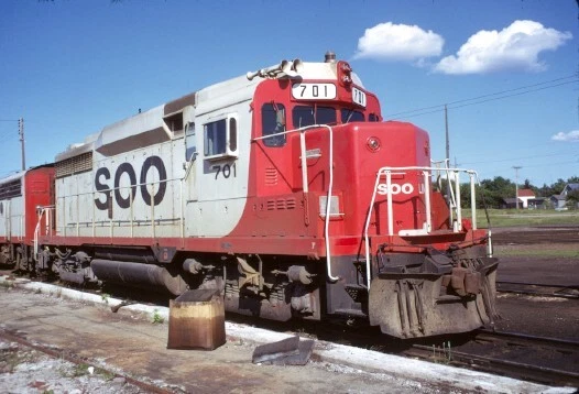 Soo 701 Gp-30 Gladstone Mi (Soo Line) Original Slide 07-15-73 T19-2