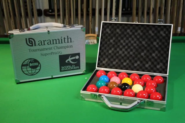 Aramith Snooker Balls 1G Cased brand new