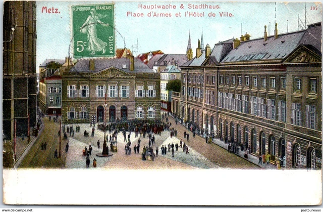 57 METZ - Place d'armes et l'hotel de ville PAST/4046