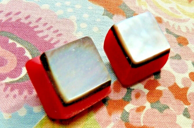 Lot De 2 Anciens Gros Boutons En Bakélite Et Nacre Art-Déco