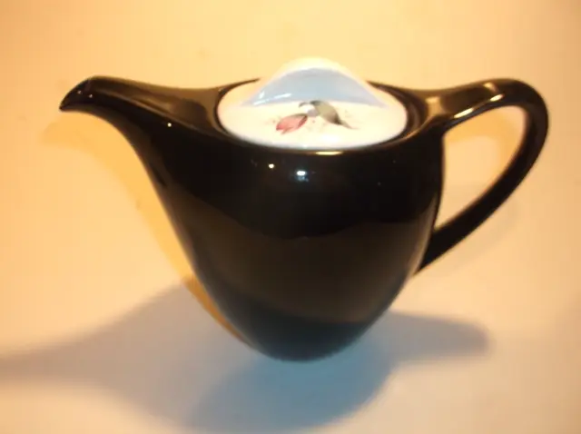 Vintage 1960s  teapot- Excellent condition.