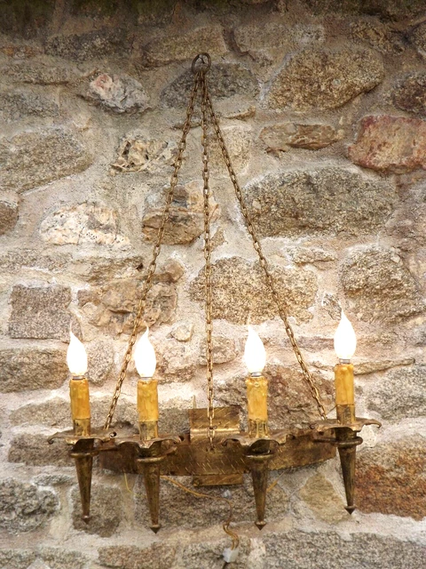 Französisches mittelalterliches Gold handgeschmiedetes Schmiedeeisen 4 Licht hängende Wandleuchte 3894