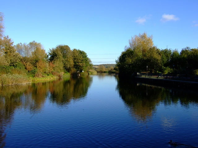 Photo 6x4 River Lee at Dobb's Weir Hoddesdon This view, taken from the to c2006