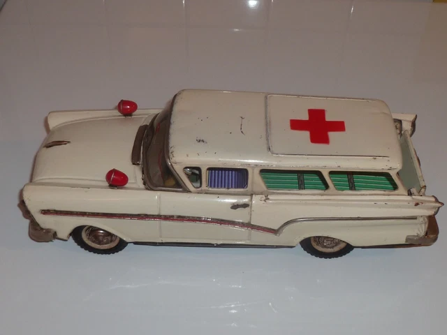 JOUSTRA Ford fairlaine ambulance croix rouge lg 30 cm réf 2058 1961 - Collection