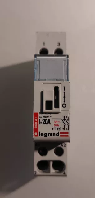 CONTACTEUR DE PUISSANCE 20 Amp LEGRAND REF 040 41  2F 250V 2 P BOBINE 24 V