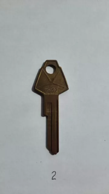 NOS Vintage Mopar Curtis Ind.  Authentic Key Blank Y-152 Chrysler Dodge Plymouth